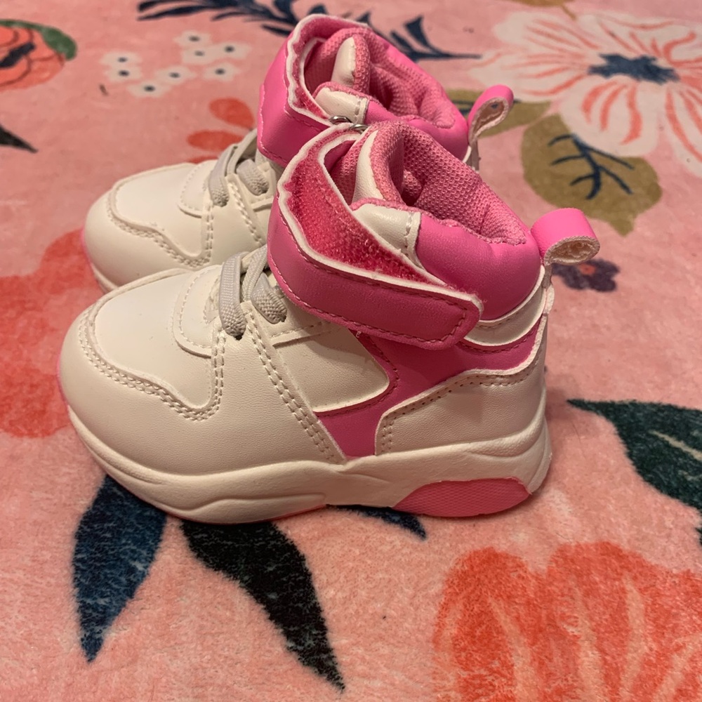 Baby/Toddler High-Top Sneakers with Hook-and-Loop Strap never worn